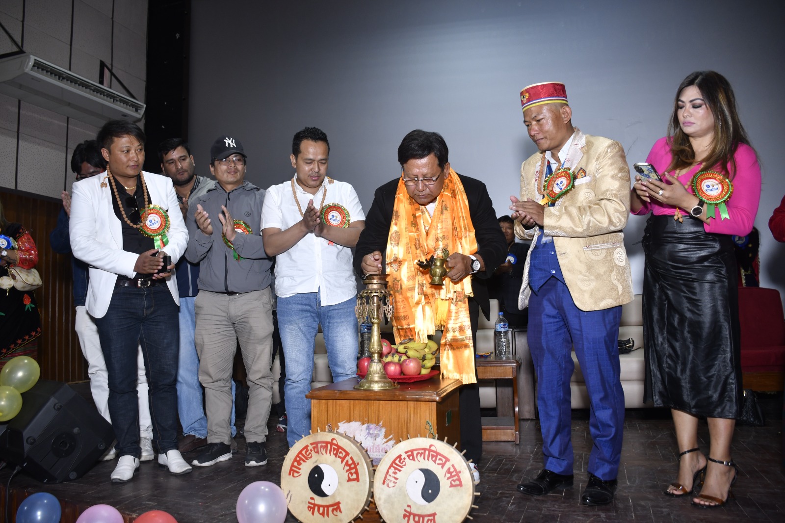  १७औं तामाङ चलचित्र संघ स्थापना दिवसमा ‘सेमरी छोरङान पदक’ तथा सम्मान कार्यक्रम सम्पन्न 